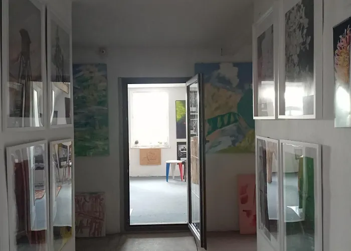 V Galerii